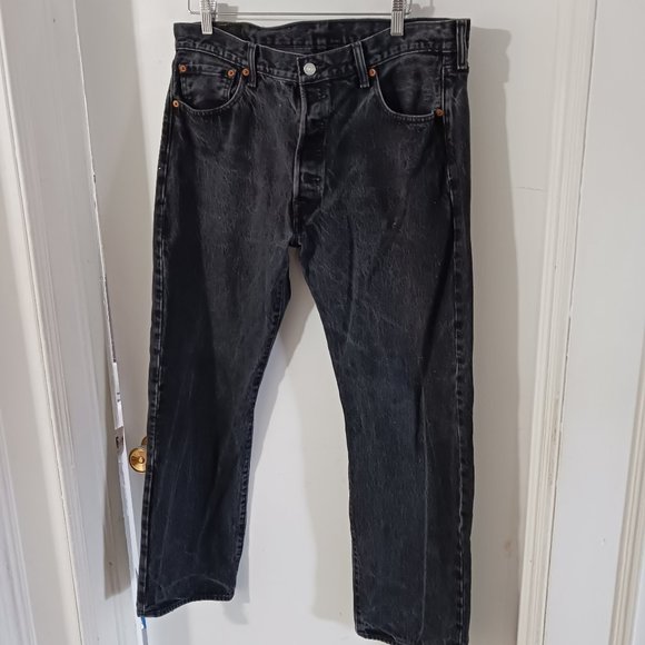 Levi's 501 Original Men's Black Jeans Reg fit/Straight Leg 36x30 Button Fly - Picture 2 of 5